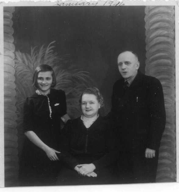 Ewa and Mikolaj Turkin, Righteous Gentiles, with Salusia, 1946.